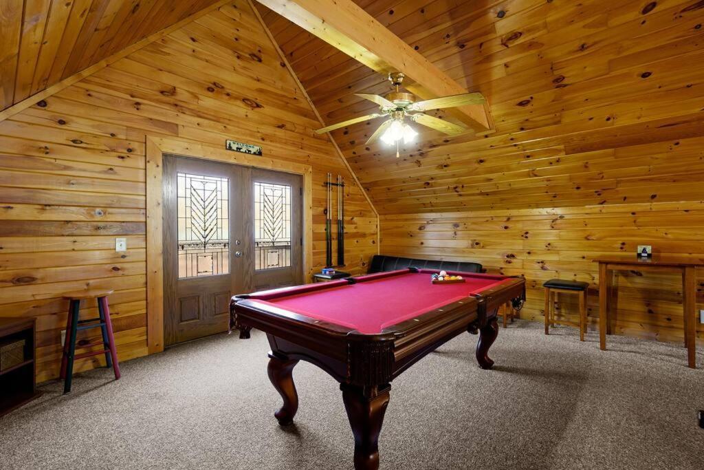Beautiful 2 Bed Cabin With Hot Tub And Resort Pool Sevierville Exterior foto